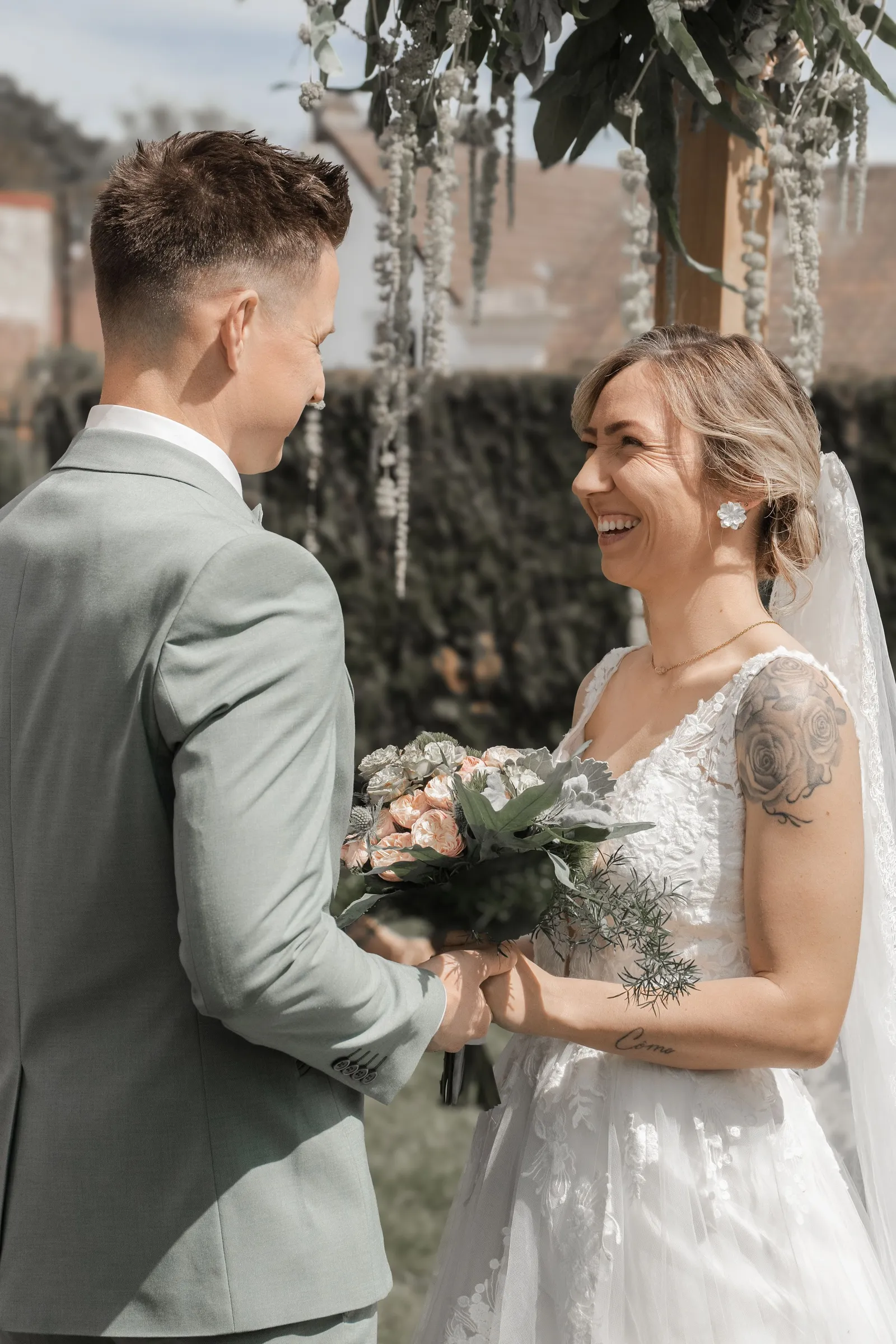Couple de mariés lors de la cérémonie de mariage, échange de vœux - Cindy Poulet photographe